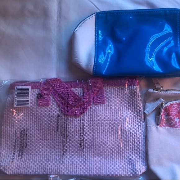 ❤️NWT set of 5 cosmetics bags - Picture 3 of 7